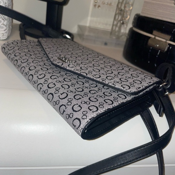 Purse - Picture 2 of 2